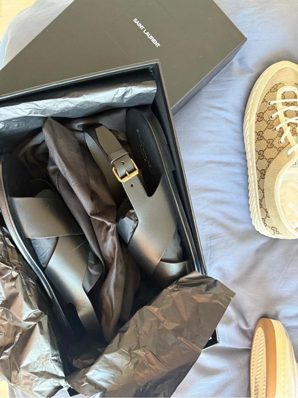 Saint Laurent minimal saint